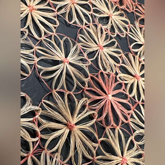 4 Vintage Straw Flower Set, 1970's Straw Flower , Doily Set. - Picture 7 of 9